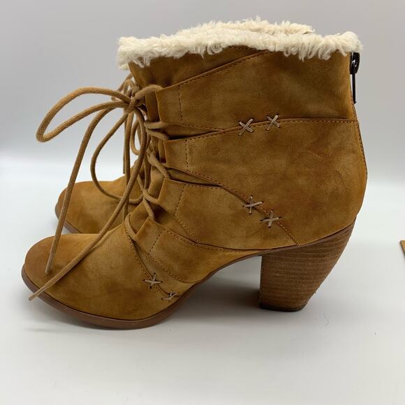 Not Rated Faux Fur Lined and Suede Brown Lace Front Zip Heel Boots Sz 8 - Picture 6 of 15